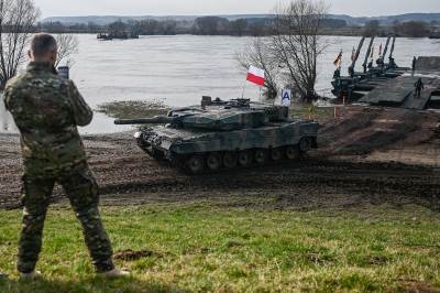  Tenk pregazio vojnike u Poljskoj 