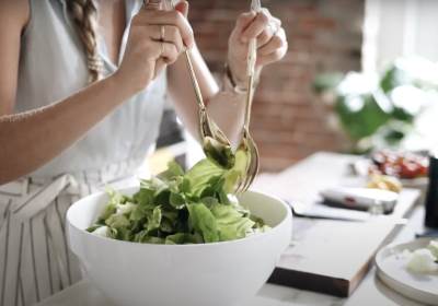  Da li je dobro jesti salate za večeru  