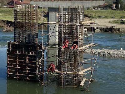  Vatrogasci spasili radnike na mostu u Česmi 