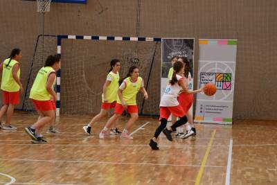  Djevojčice iz Pokreta za žensku košarku u Banjaluci stigle u Beograd 