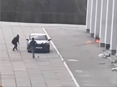  Na zgradu regionalne vlade u Rusiji bačen Molotovljev koktel 