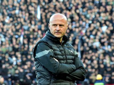  Bojan Zavišić vodi Partizan protiv Crvene zvezde  