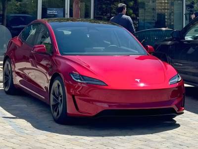  Najbrži Tesla Model 3 