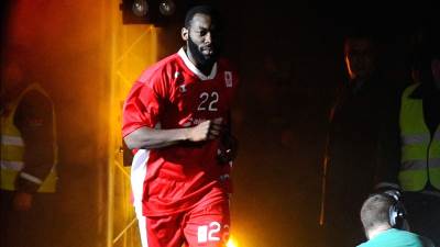  Čarls Dženkins napušta Armani 