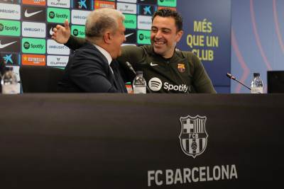  Ćavi Ernandez ostaje trener Barselone 