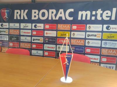  Darko Savić pomaže RK Borac m:tel 