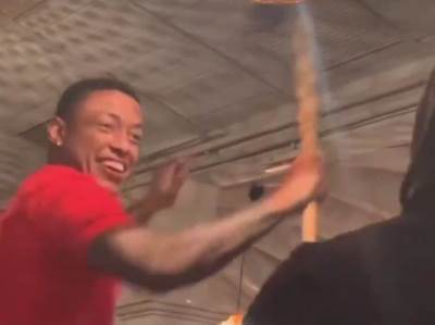  Jago Dos Santos slavio titulu sa metlom 