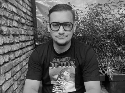  Ubijen pjevač Amar Ismani 