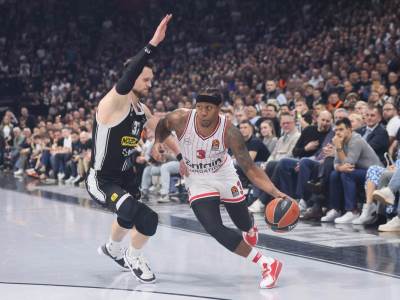  Ajzea Kenan pojačava Crvenu zvezdu 