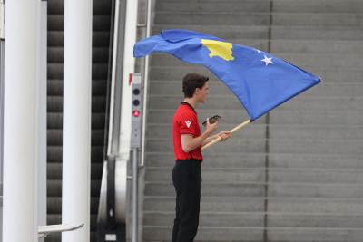  navijac sa zastavom tzv kosova provocirao pred mec srbije 