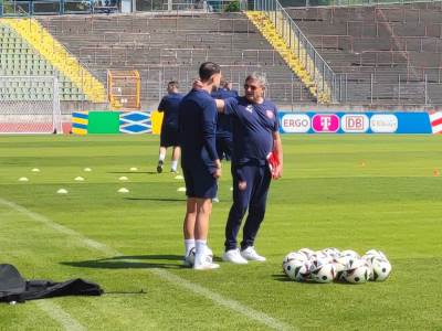  dragan stojkovic piksi i lazar samardzic na treningu pred dansku 