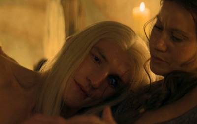  Kuća zmajeva glumac Evan Mičel se skinuo go 