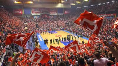  Zvezda - PAO, spektakl za kraj 