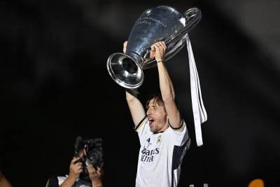  Luka Modrić produžio ugovor sa Real Madridom 