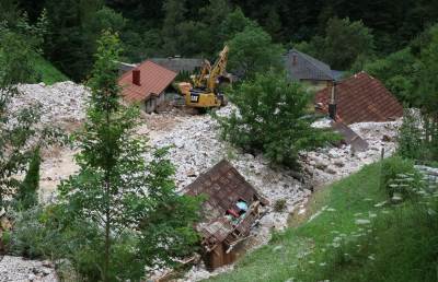  Veliki odron zatrpao kuće u Sloveniji 