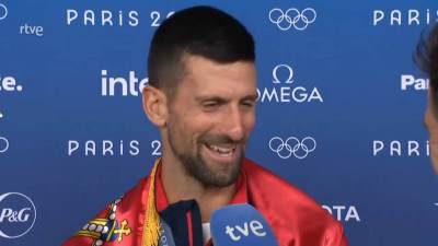  Novak Đoković tješio Alkaraza poslije finala Olimpijskih igara 