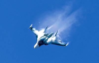  Španski borbeni avioni presreli ruskog lovca 