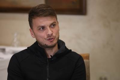  Adem Ljajić će biti najplaćeniji fudbaler u BiH: Mjesečna plata u FK Sarajevo 100.000 maraka! 