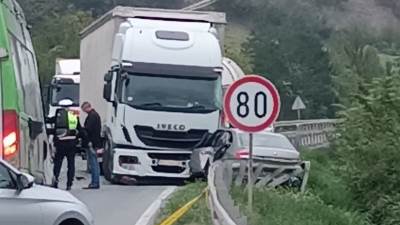  Dvije osobe povrijeđene u teškoj nesreći kod Žepča 