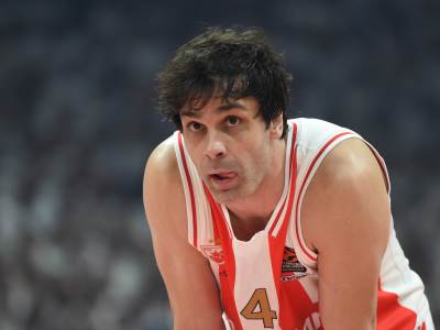  Miloš Teodosić igra protiv Asvela 