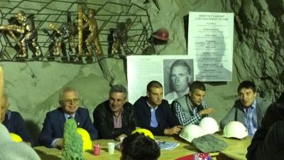  Šta rade zvezdaši u rudniku? (FOTO) 