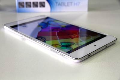  Tesla 6, srpski Android smartfon 