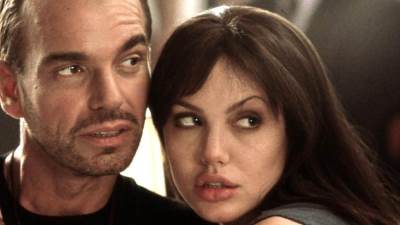  Bili Bob Torton nosi ženske farmerke 