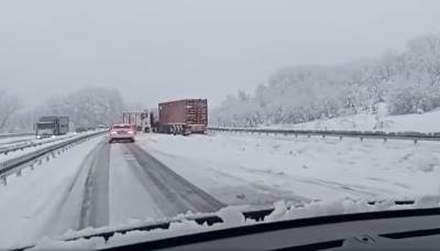  Šleperi zaglavljeni na autoputu 