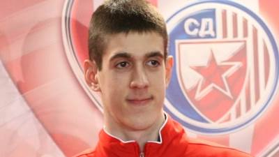  Stefan Kenić postao "profi" 