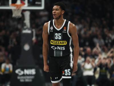  Efes bez Doužera protiv Panatinaikosa  