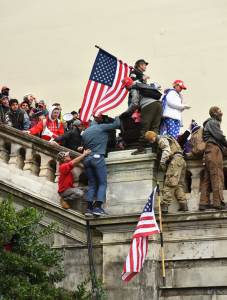  Tramp najavio otpuštanje FBI agenata koji istražuju napad na Kapitol 