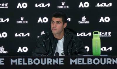  karlosa alkaraza pitali da li je novak djokovic folirao povredu na australijan openu 