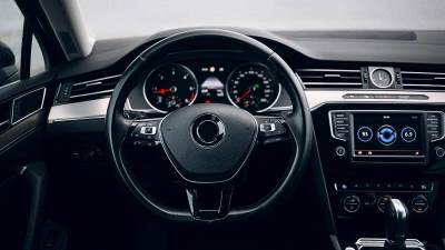  Majstor objašnjava da li treba zagrijati motor automobila prije vožnje 