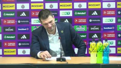  tijago spliter nece da kaze ko ima bolje navijace zvezda ili partizan 