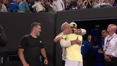  Siner osvojio Australijan open zagrlio bivše trenere Novaka Đokovića  