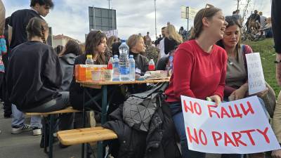  Napad bejzbol palicama na studente u Novom Sadu 