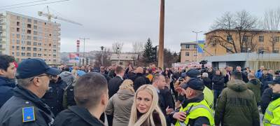  Poslanik Danijel Jošić pustio pjesmu Svilen konac  