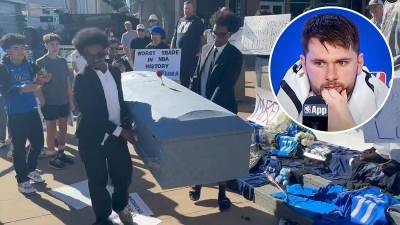  navijaci dalasa iznijeli mrtvacki sanduk zbog luke doncica 