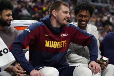  nikola jokic promasio samo dva suta protiv finiksa 