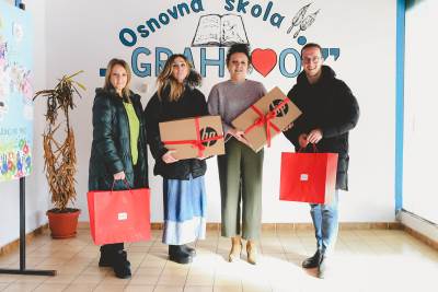  Mtel donirao dva laptopa za školu u Grahovu 