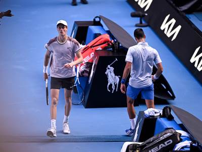  Janik Siner i Novak Đoković 