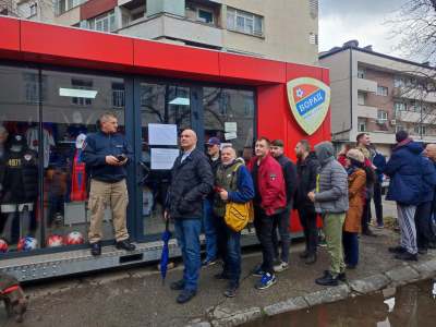  Ogroman red za karte za utakmicu Borac - Rapid 