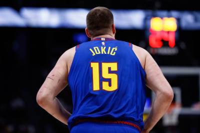  Sudije u NBA ligi ne sviraju faulove nad Jokićem  