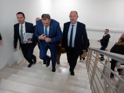  dodik u trebinju na tribini 