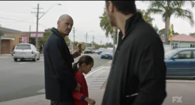  Serija Gospodin Između 