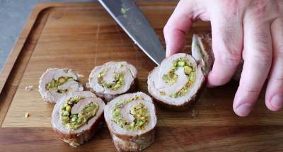 recept Rolovani svinjski file punjen pistaćima recept Rolovani svinjski file punjen pistaćima