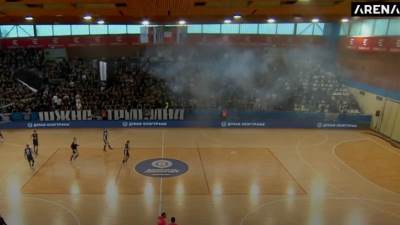  prekinut mec partizana sa aekom zbog navijaca 