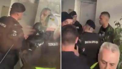  golman partizana aleksandar jovanovic nije mogao da udje na mec rukometasa partizana 