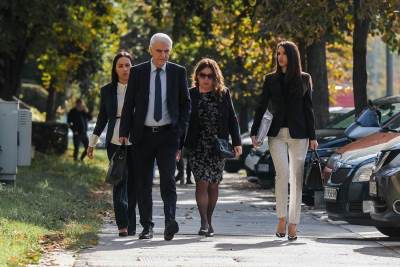  Roditelji Koste K moraju da isplate novčanu naknadu nastavnici 