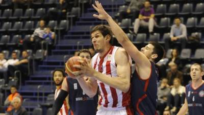  Zvezda neporažena čeka derbi 